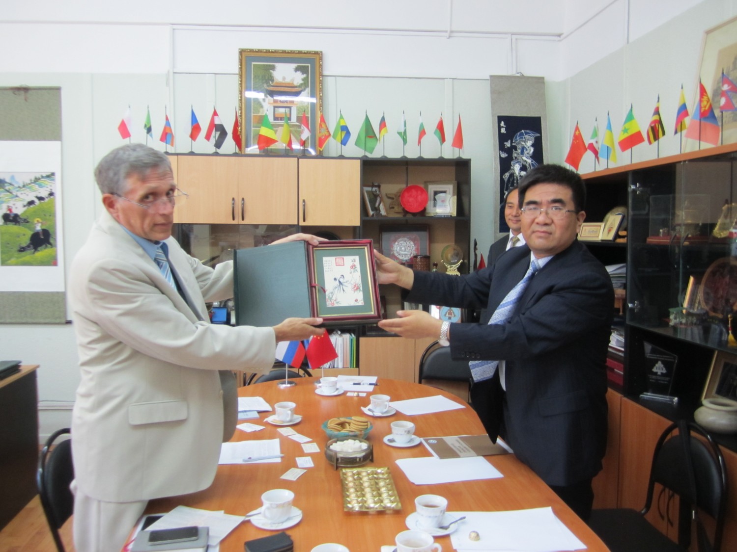 Делегация Центра сервиса для учащихся за рубежом при Министерстве образования Китая посетила Инкорвуз